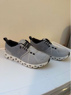 On Cloud Women’s Running Shoes – Size 7 – Excellent Condition