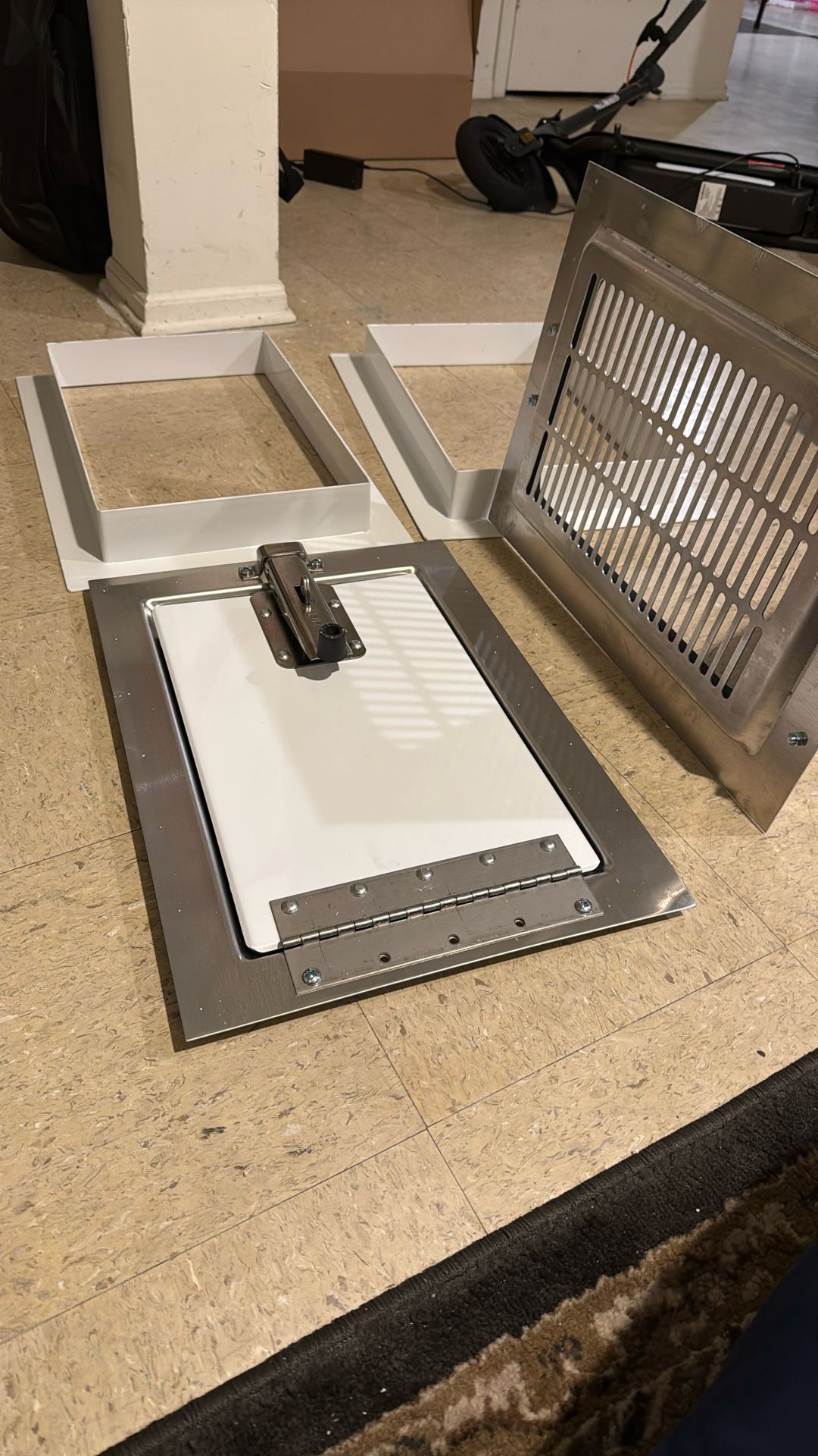 Dry Van vent door with a hinge, screen, and collar 2 PieceS