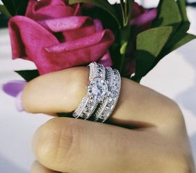 New 18 k white gold wedding ring set engagement ring