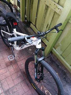BRAND NEW OZARK TRAIL Mountain BIKE