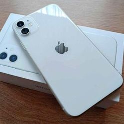 iPhone 11, Factory UNLOCKED , Excellent Condition.  Like New 