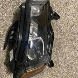 Right Headlight Assembly Passenger Side Compatible with 2017-2022 Jeep Grand Cherokee 2022 Grand Cherokee