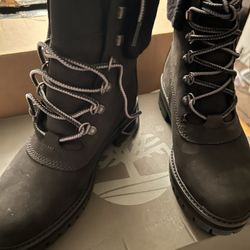 Timberland Ladies S Snow And Hiking Boots