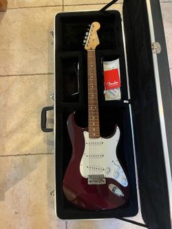 Fender MIM Stratocaster (Mint) w/ Guitar Research Hardshell Case (Mint)
