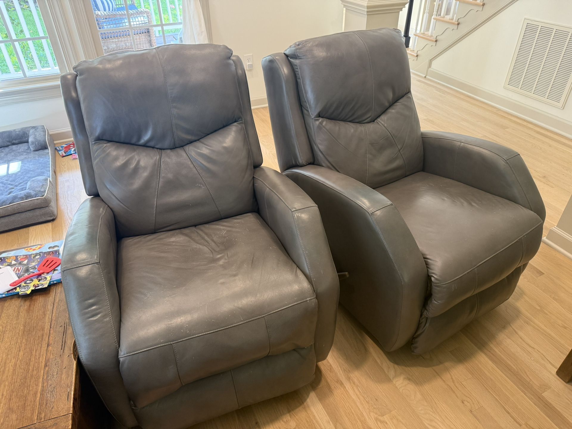 Recliner Leather Chairs