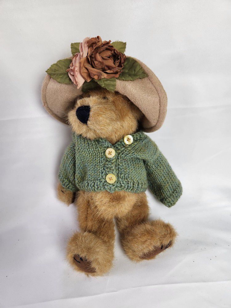 Boyds Bears Mrs. Trumbull Plush Bear with Hat and Sweater 10" . 