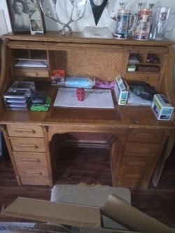 Roll top desk