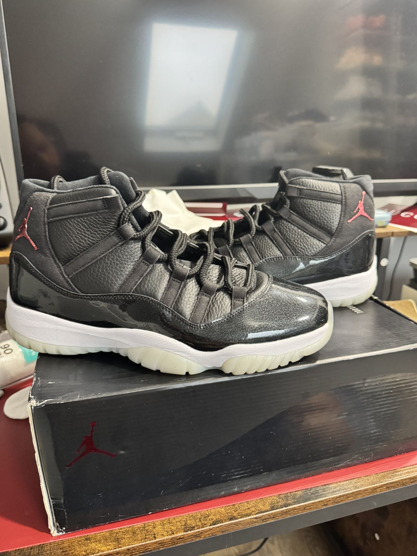 Jordan Retro 11 Size 10.5 72-10