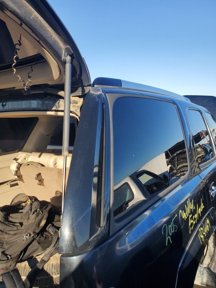 Cadillac Escalade Rear Pillar Post, Body Molding 2002-2006 Parts Chevy Tahoe Suburban GMC Yukon Denali