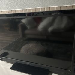 Vizio Flat Screen TV 28”