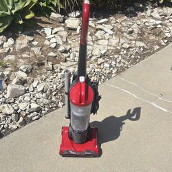 Dirt devil vacuum