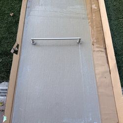 Single sliding door