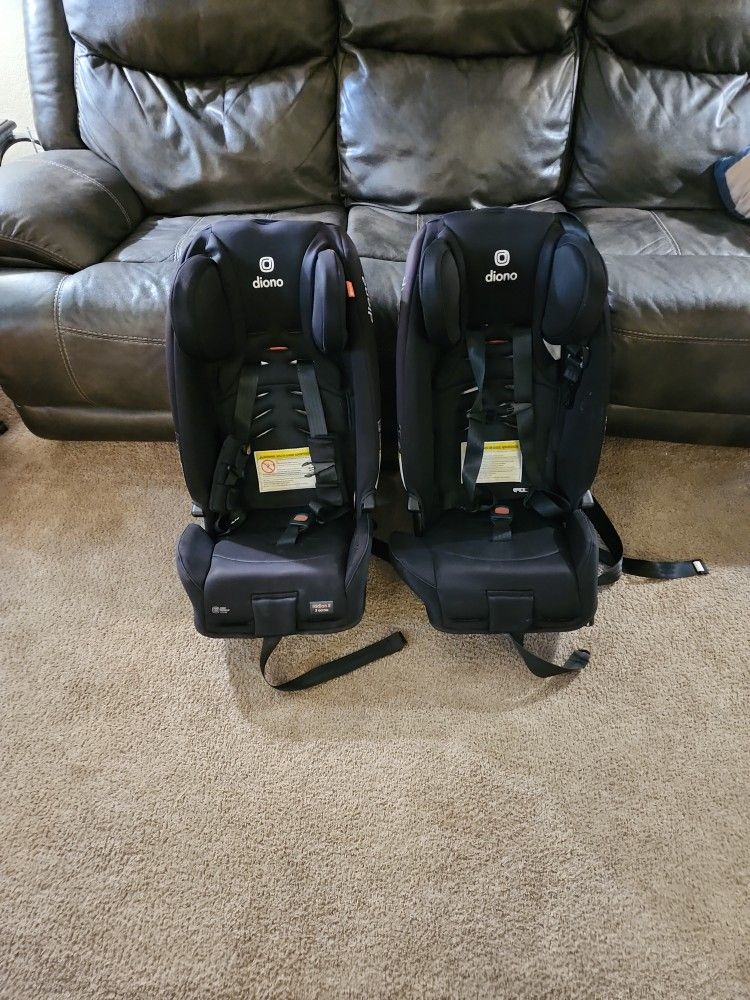 2 Diono Car Seats (Kids/Baby)