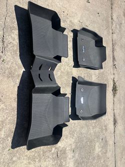 Cadillac XT4 2025 floor mats premium