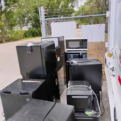 Microwaves And Mini Fridges 35 A Piece Or 300 For Everything 