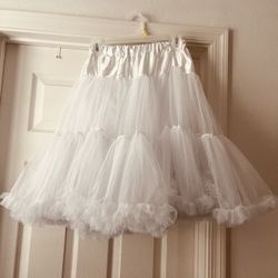 NEW Soft Multi-Layer Nylon Petticoat With Ruffle Detail Short White