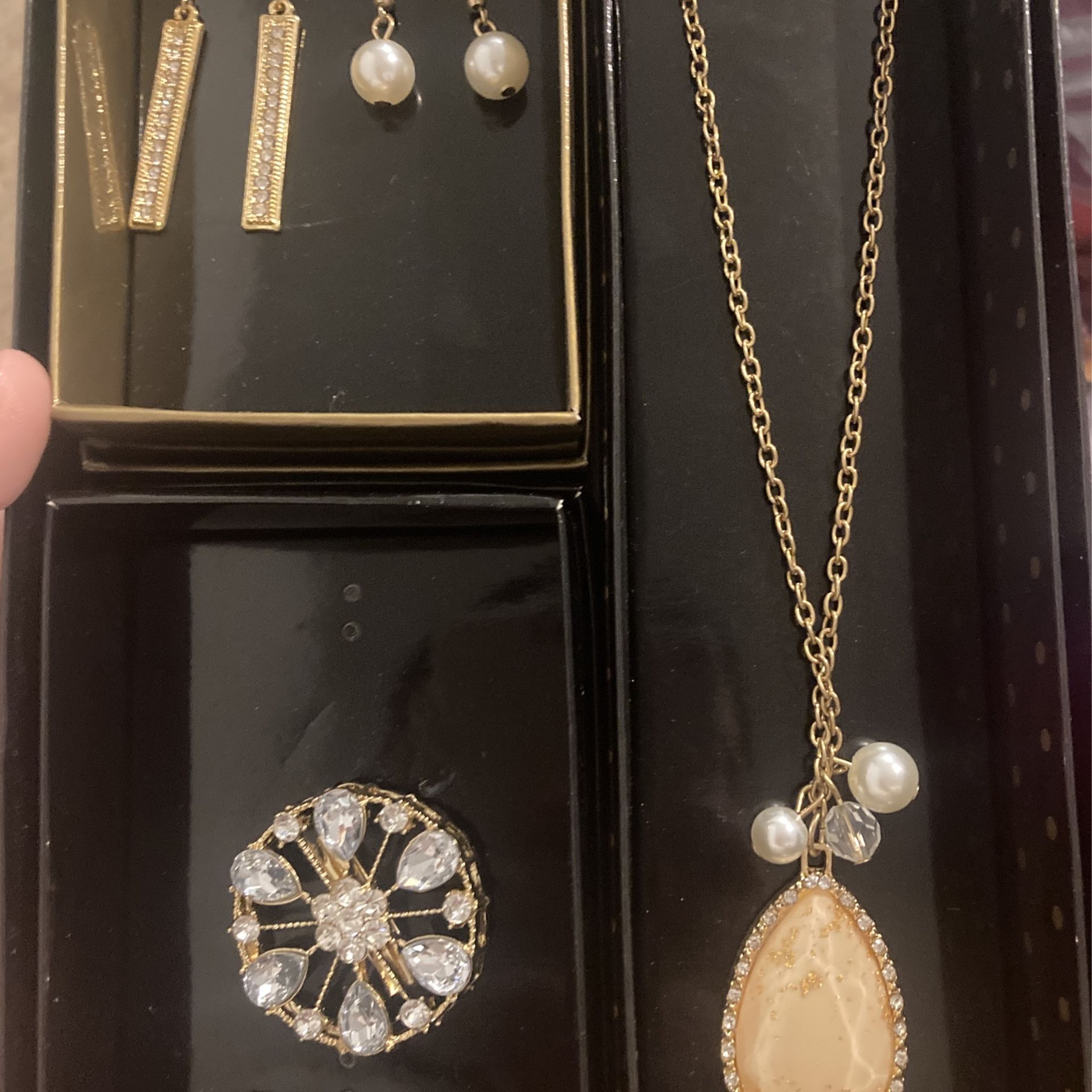 Women’s jewelry