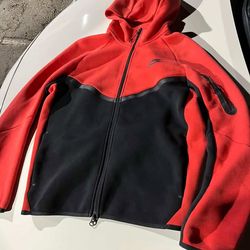 Nike tech red Meduim