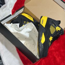 Jordan 4’s Black And Yellow Youth