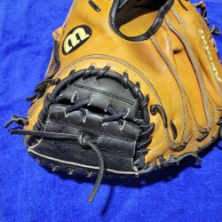 Baseball Glove A2000 Pudge 32.5