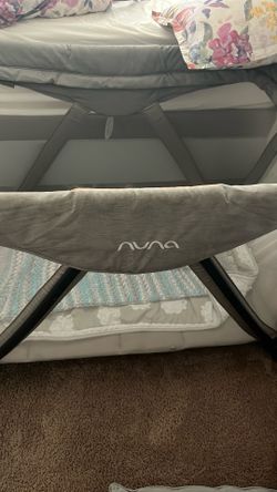 Nuna Play Yard Travel Crib