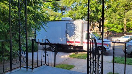 Box Truck 16 Ft For sale 3000