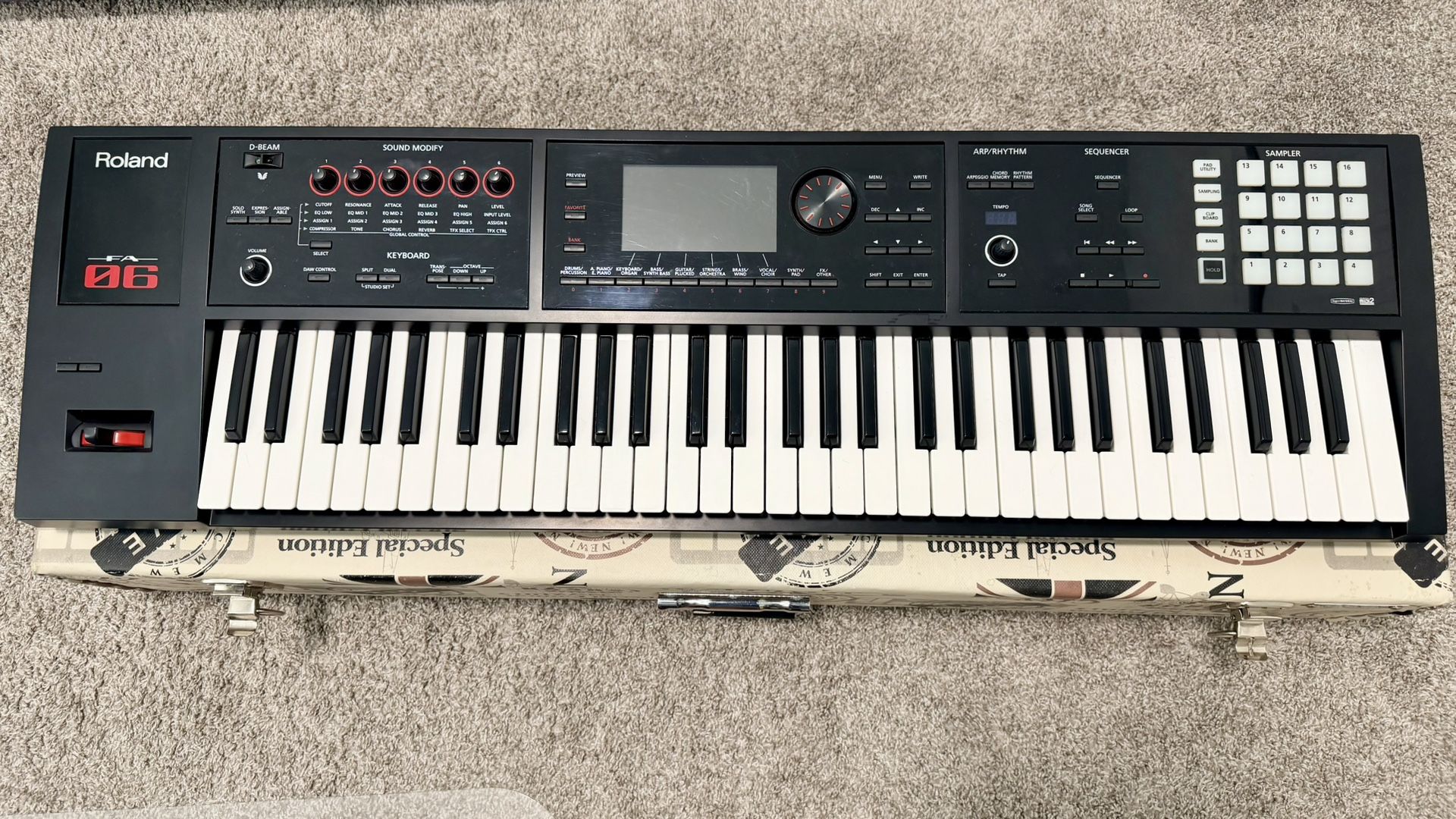 Roland FA-06 Workstation Keyboard – Excellent Condition!