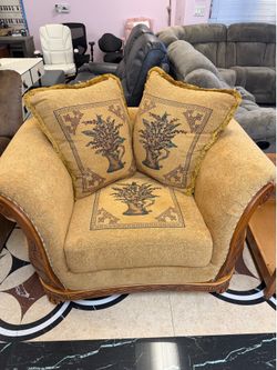 Ornate arm chair brand new