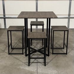 New Counter Height 5 Piece Dining Set - Table and Stools (Can Deliver) 