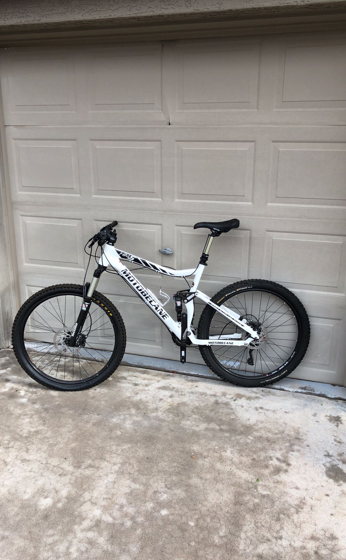 Motobecane Hal5 mountain bike with upgrades, barely ridden
