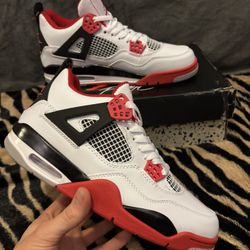 Jordan 4 Fire Red Size 9.5 Men’s Sneakers
