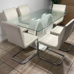 Glass Dining Table / 6 Chairs 