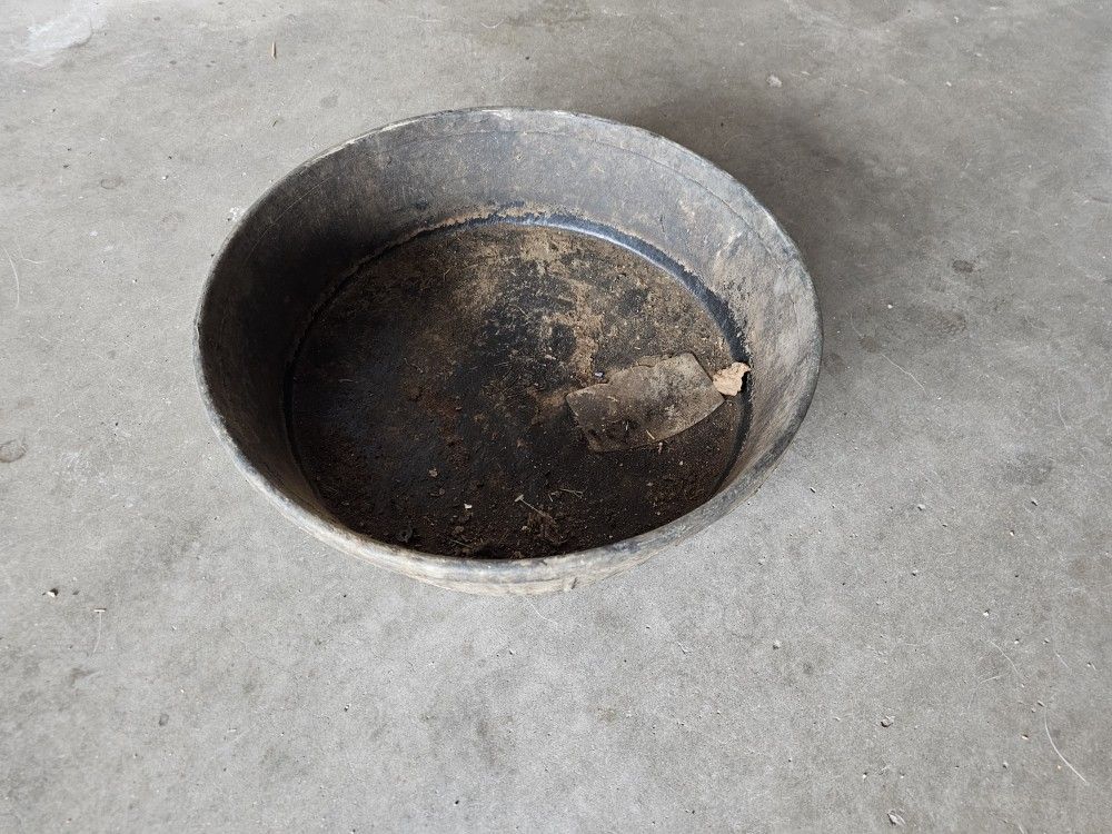 Rubber oil pan