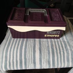 Hershey smores container