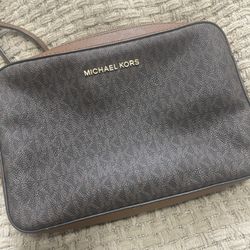 Michael Kors Crossbody - Brown