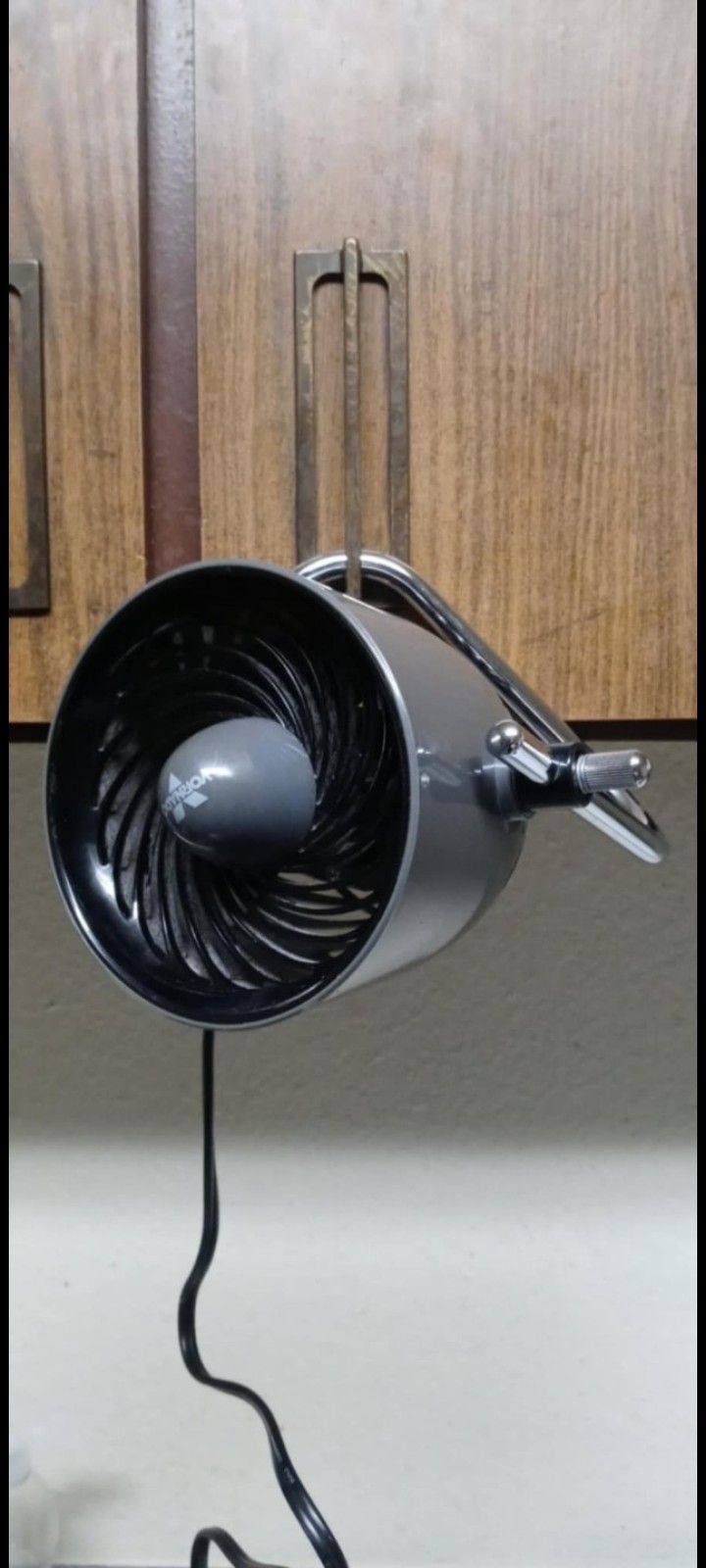 Vornado  Place On Counter Or Hang Pickup Between 2:00-10:40 Rainbow/Charleston Cash Only Price Is Firm 