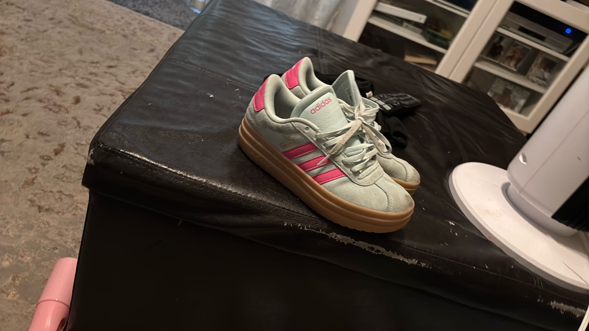 There To Small For Me But There Size 6