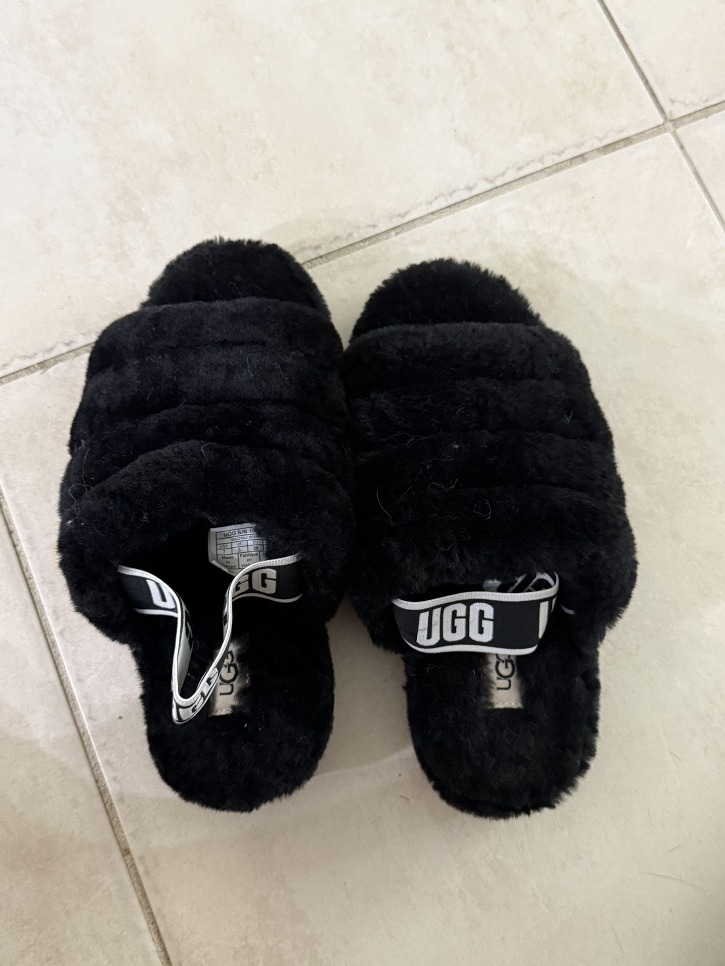 UGG Fluff Yeah Slide