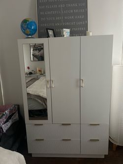 Beautiful dresser stand