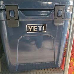 Yeti Roadie 24 Navy