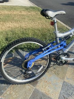 Mongoose incline mountain bike sale