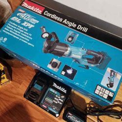 Makita 40V 'XGT' 7/16" Angle Drill, Battery, Charger