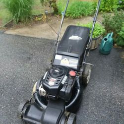 Craftsman Self Propelled Lawnmower 