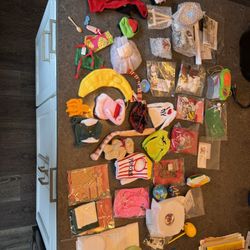 Whole Bunch Of Elf On A Shelf Stuff