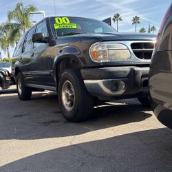 2000 Ford Explorer
