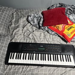Yamaha Keyboard 