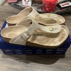 Ladies Birkenstock Matte Gold/ Tan Python Gizeh Sandals- Size 8 (39) 