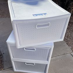 3 Stackable Plastic Drawers