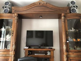 3 piesas mueble de entrenamiento de madera dura con buen espacio de almacenamiento muy bien cuidado precio es negociable