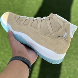 Jordan Retro 11 ‘H-Town’ Size: 11.5
